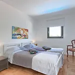 Fratrici By Interhome * Murine