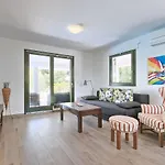 Fratrici By Interhome * Murine