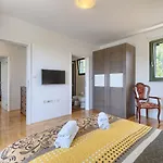 Fratrici By Interhome