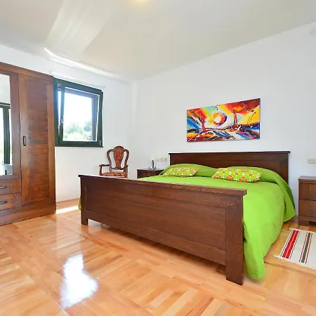 Fratrici By Interhome * Murine