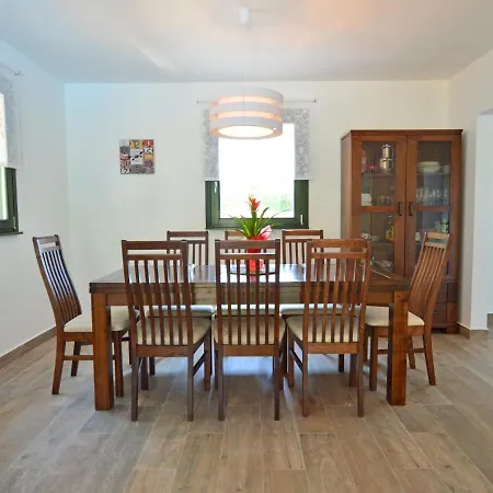 Fratrici By Interhome בית נופש
