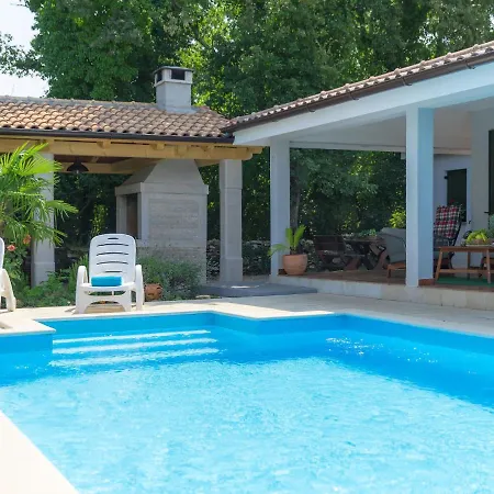 Fratrici By Interhome *
