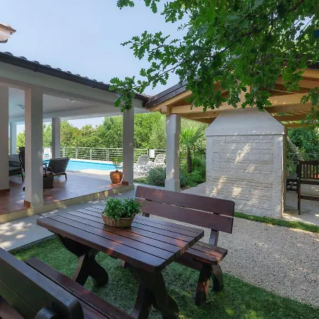 Vakantiehuis Fratrici By Interhome