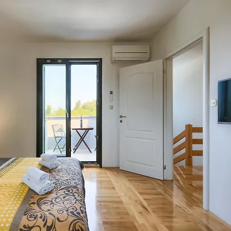Fratrici By Interhome Vakantiehuis Murine